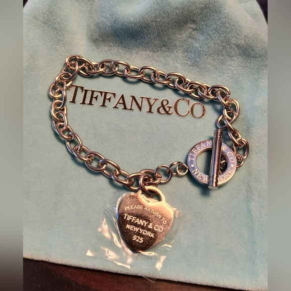 Boutique Jewelry - Sterling Silver Heart Charm Bracelet New!
